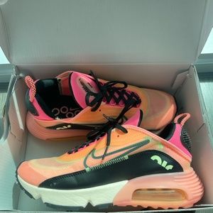 Nike Air Max 2090 Women's 'Neon Highlighter' Sneaker